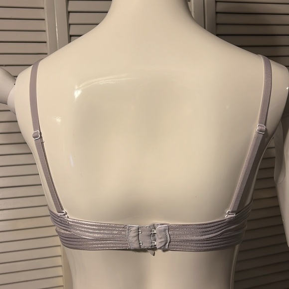 Maidenform Bra that can be worn Strapless or with straps size 34B - Picture 4 of 10